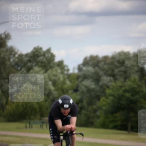16.06.2024 - 26. Vierlanden-Triathlon Jannik Wohlers http://msf.ph/oto/6331359 16.06.2024 10:41:52 Radfahren 25, 44 meine-sportfotos.de