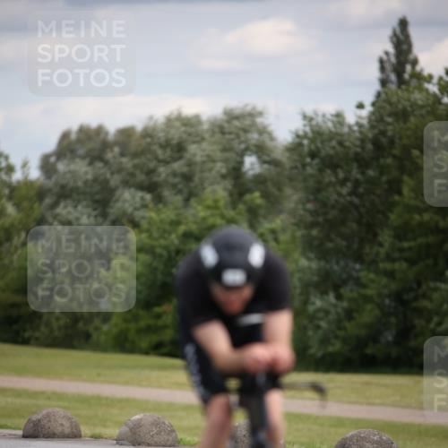 16.06.2024 - 26. Vierlanden-Triathlon Jannik Wohlers http://msf.ph/oto/6331365 16.06.2024 10:41:53 Radfahren 25, 44 meine-sportfotos.de