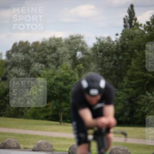 16.06.2024 - 26. Vierlanden-Triathlon Jannik Wohlers http://msf.ph/oto/6331369 16.06.2024 10:41:53 Radfahren 25, 44 meine-sportfotos.de