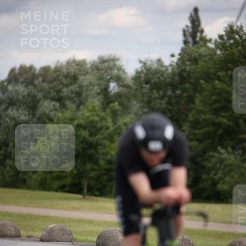 16.06.2024 - 26. Vierlanden-Triathlon Jannik Wohlers http://msf.ph/oto/6331372 16.06.2024 10:41:53 Radfahren 25, 44 meine-sportfotos.de