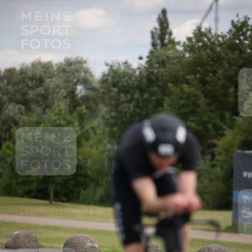 16.06.2024 - 26. Vierlanden-Triathlon Jannik Wohlers http://msf.ph/oto/6331375 16.06.2024 10:41:53 Radfahren 25, 44 meine-sportfotos.de