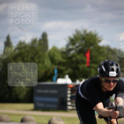 16.06.2024 - 26. Vierlanden-Triathlon Jannik Wohlers http://msf.ph/oto/6331463 16.06.2024 10:50:16 Radfahren 135, 197, 212 meine-sportfotos.de