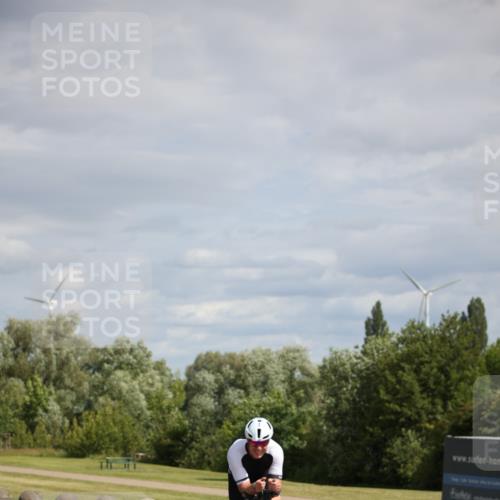 16.06.2024 - 26. Vierlanden-Triathlon Jannik Wohlers http://msf.ph/oto/6331555 16.06.2024 10:54:27 Radfahren 144, 160 meine-sportfotos.de