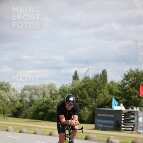 16.06.2024 - 26. Vierlanden-Triathlon Jannik Wohlers http://msf.ph/oto/6331603 16.06.2024 10:54:31 Radfahren 9, 56, 160 meine-sportfotos.de