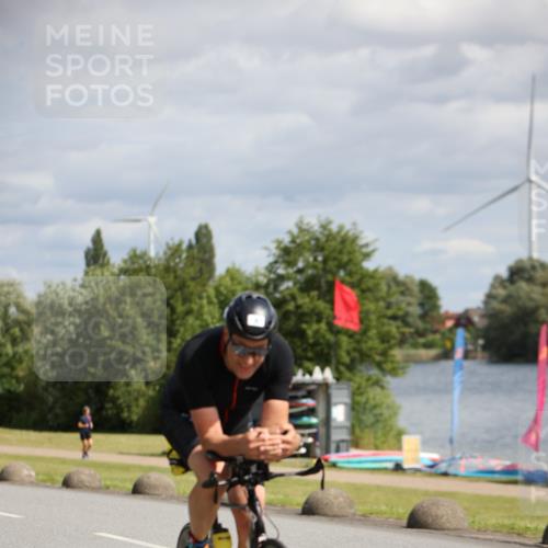 16.06.2024 - 26. Vierlanden-Triathlon Jannik Wohlers http://msf.ph/oto/6331621 16.06.2024 10:54:31 Radfahren 9, 56, 160 meine-sportfotos.de