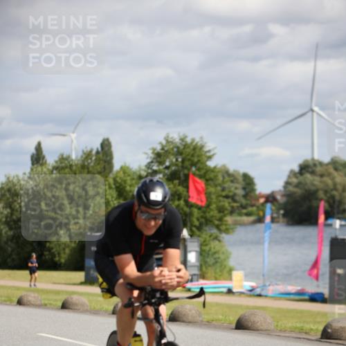 16.06.2024 - 26. Vierlanden-Triathlon Jannik Wohlers http://msf.ph/oto/6331624 16.06.2024 10:54:31 Radfahren 9, 56, 160 meine-sportfotos.de