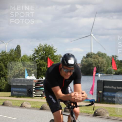 16.06.2024 - 26. Vierlanden-Triathlon Jannik Wohlers http://msf.ph/oto/6331632 16.06.2024 10:54:31 Radfahren 9, 56, 160 meine-sportfotos.de