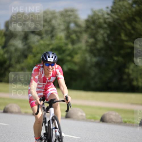 16.06.2024 - 26. Vierlanden-Triathlon Jannik Wohlers http://msf.ph/oto/6331683 16.06.2024 10:54:58 Radfahren 20, 97, 196 meine-sportfotos.de