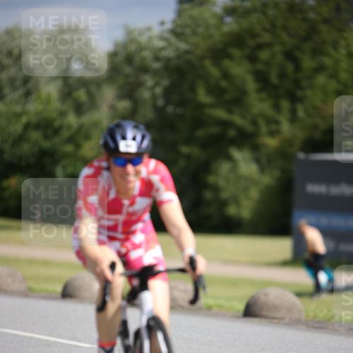 16.06.2024 - 26. Vierlanden-Triathlon Jannik Wohlers http://msf.ph/oto/6331699 16.06.2024 10:54:58 Radfahren 20, 97, 196 meine-sportfotos.de