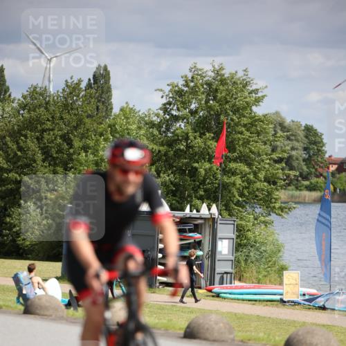 16.06.2024 - 26. Vierlanden-Triathlon Jannik Wohlers http://msf.ph/oto/6331724 16.06.2024 10:55:11 Radfahren 1, 8 meine-sportfotos.de