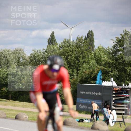 16.06.2024 - 26. Vierlanden-Triathlon Jannik Wohlers http://msf.ph/oto/6331750 16.06.2024 10:55:14 Radfahren 1, 8, 53 meine-sportfotos.de
