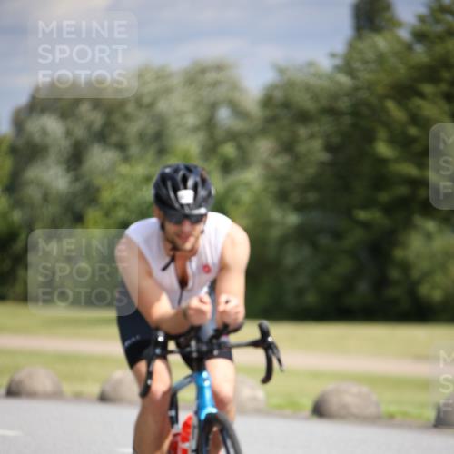 16.06.2024 - 26. Vierlanden-Triathlon Jannik Wohlers http://msf.ph/oto/6331900 16.06.2024 10:55:54 Radfahren 61, 200 meine-sportfotos.de