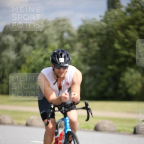 16.06.2024 - 26. Vierlanden-Triathlon Jannik Wohlers http://msf.ph/oto/6331902 16.06.2024 10:55:54 Radfahren 61, 200 meine-sportfotos.de