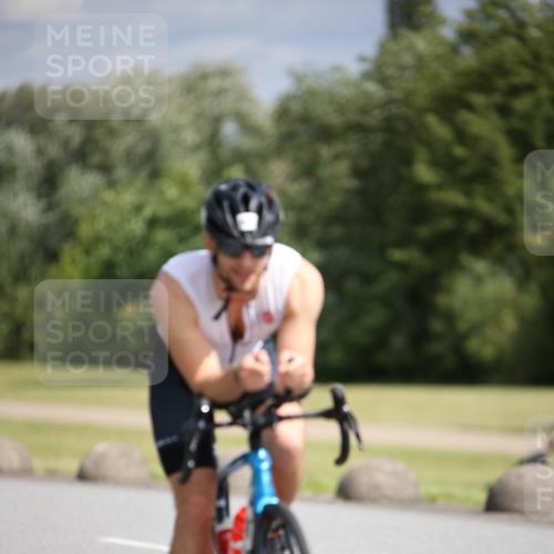 16.06.2024 - 26. Vierlanden-Triathlon Jannik Wohlers http://msf.ph/oto/6331905 16.06.2024 10:55:54 Radfahren 61, 200 meine-sportfotos.de