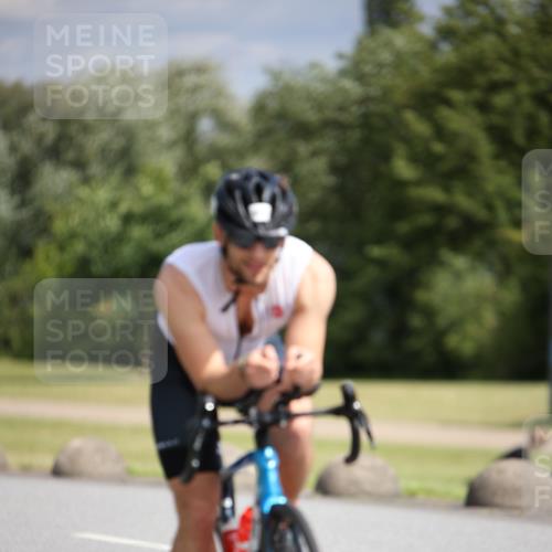 16.06.2024 - 26. Vierlanden-Triathlon Jannik Wohlers http://msf.ph/oto/6331906 16.06.2024 10:55:54 Radfahren 61, 200 meine-sportfotos.de