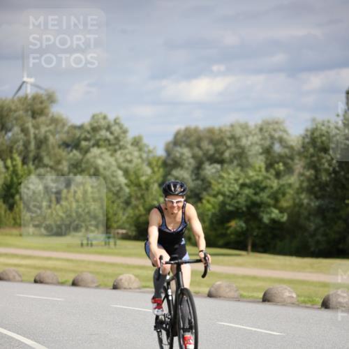 16.06.2024 - 26. Vierlanden-Triathlon Jannik Wohlers http://msf.ph/oto/6331934 16.06.2024 10:56:15 Radfahren 176, 184 meine-sportfotos.de