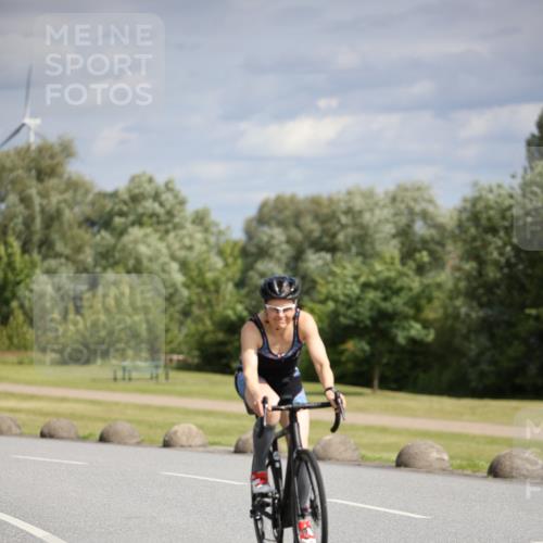 16.06.2024 - 26. Vierlanden-Triathlon Jannik Wohlers http://msf.ph/oto/6331938 16.06.2024 10:56:15 Radfahren 176, 184 meine-sportfotos.de