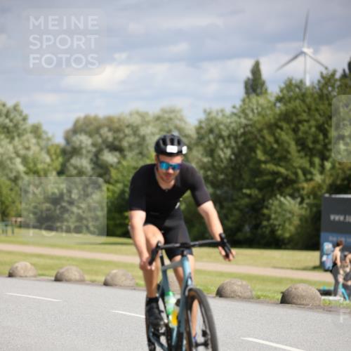 16.06.2024 - 26. Vierlanden-Triathlon Jannik Wohlers http://msf.ph/oto/6332029 16.06.2024 10:56:27 Radfahren 6, 40, 168 meine-sportfotos.de