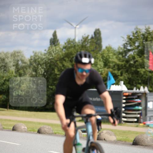 16.06.2024 - 26. Vierlanden-Triathlon Jannik Wohlers http://msf.ph/oto/6332048 16.06.2024 10:56:27 Radfahren 6, 40, 168 meine-sportfotos.de