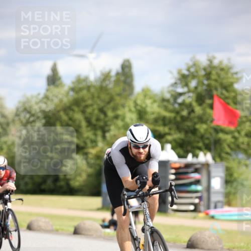 16.06.2024 - 26. Vierlanden-Triathlon Jannik Wohlers http://msf.ph/oto/6332060 16.06.2024 10:56:31 Radfahren 13, 40, 113, 129, 147 meine-sportfotos.de