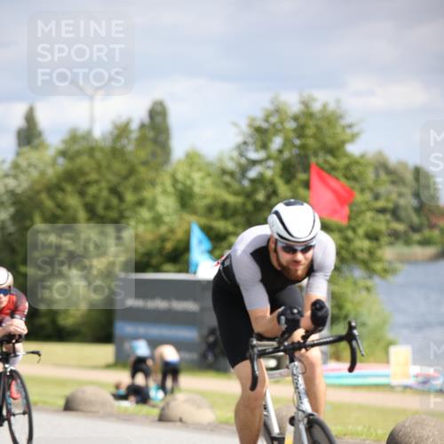 16.06.2024 - 26. Vierlanden-Triathlon Jannik Wohlers http://msf.ph/oto/6332068 16.06.2024 10:56:31 Radfahren 13, 40, 113, 129, 147 meine-sportfotos.de