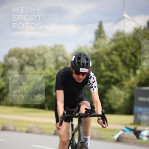 16.06.2024 - 26. Vierlanden-Triathlon Jannik Wohlers http://msf.ph/oto/6332317 16.06.2024 10:59:17 Radfahren 134, 147, 186 meine-sportfotos.de
