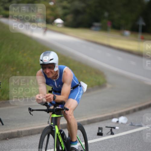 16.06.2024 - 26. Vierlanden-Triathlon Jannik Wohlers http://msf.ph/oto/6332369 16.06.2024 11:00:20 Radfahren 11, 92, 160 meine-sportfotos.de