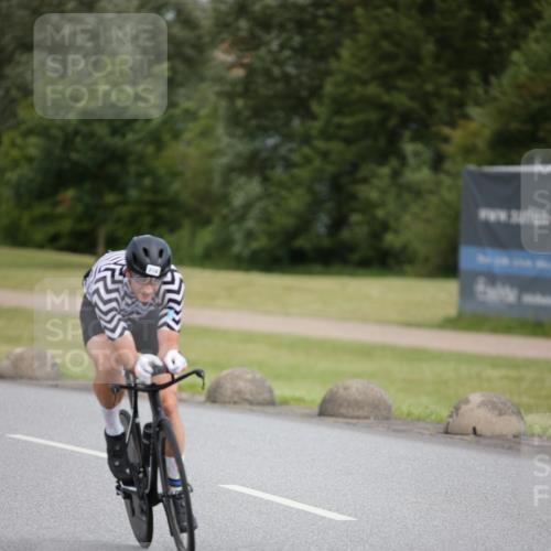 16.06.2024 - 26. Vierlanden-Triathlon Jannik Wohlers http://msf.ph/oto/6332447 16.06.2024 11:00:41 Radfahren 112, 218 meine-sportfotos.de