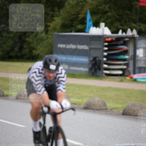 16.06.2024 - 26. Vierlanden-Triathlon Jannik Wohlers http://msf.ph/oto/6332472 16.06.2024 11:00:42 Radfahren 10, 112, 218 meine-sportfotos.de