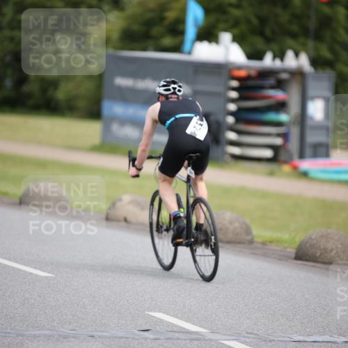 16.06.2024 - 26. Vierlanden-Triathlon Jannik Wohlers http://msf.ph/oto/6332521 16.06.2024 11:01:02 Radfahren 241 meine-sportfotos.de