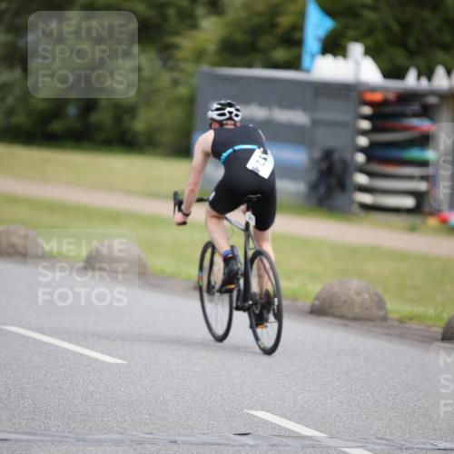 16.06.2024 - 26. Vierlanden-Triathlon Jannik Wohlers http://msf.ph/oto/6332526 16.06.2024 11:01:03 Radfahren 241 meine-sportfotos.de