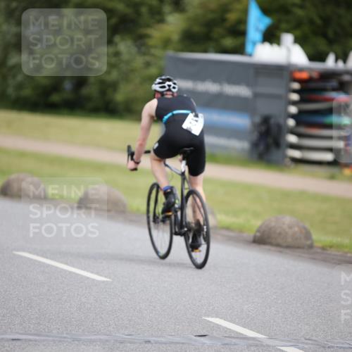 16.06.2024 - 26. Vierlanden-Triathlon Jannik Wohlers http://msf.ph/oto/6332528 16.06.2024 11:01:03 Radfahren 241 meine-sportfotos.de