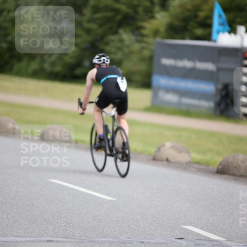 16.06.2024 - 26. Vierlanden-Triathlon Jannik Wohlers http://msf.ph/oto/6332536 16.06.2024 11:01:03 Radfahren 241 meine-sportfotos.de