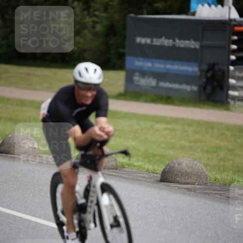 16.06.2024 - 26. Vierlanden-Triathlon Jannik Wohlers http://msf.ph/oto/6332549 16.06.2024 11:01:18 Radfahren 131 meine-sportfotos.de