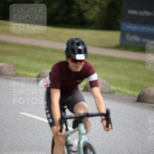 16.06.2024 - 26. Vierlanden-Triathlon Jannik Wohlers http://msf.ph/oto/6332592 16.06.2024 11:01:29 Radfahren 1, 4, 53, 176, 189, 224 meine-sportfotos.de