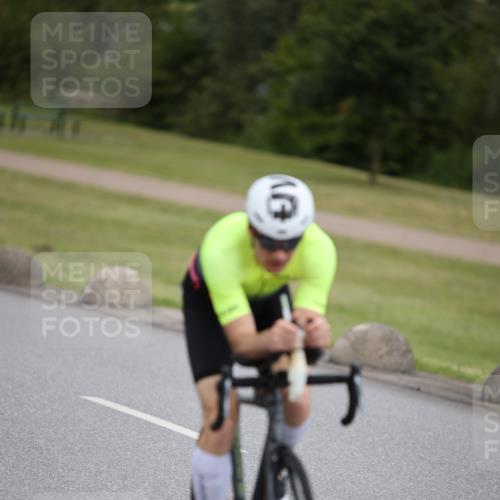16.06.2024 - 26. Vierlanden-Triathlon Jannik Wohlers http://msf.ph/oto/6332626 16.06.2024 11:02:40 Radfahren 6, 89, 134, 142 meine-sportfotos.de
