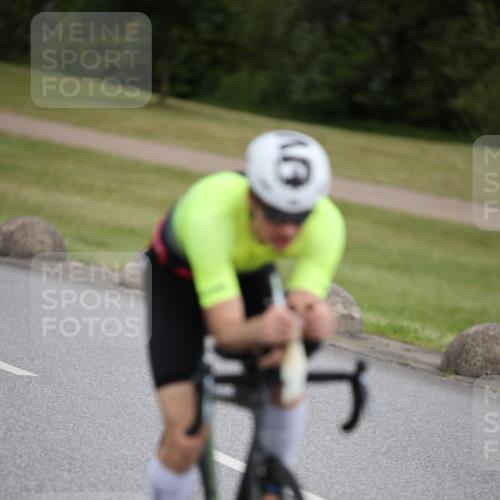 16.06.2024 - 26. Vierlanden-Triathlon Jannik Wohlers http://msf.ph/oto/6332637 16.06.2024 11:02:40 Radfahren 6, 89, 134, 142 meine-sportfotos.de