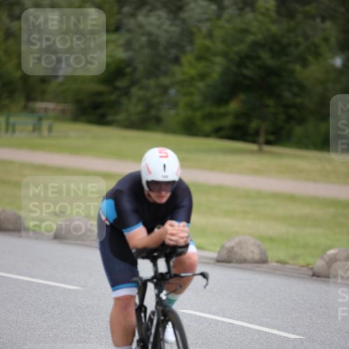 16.06.2024 - 26. Vierlanden-Triathlon Jannik Wohlers http://msf.ph/oto/6332687 16.06.2024 11:03:30 Radfahren 92, 165, 184 meine-sportfotos.de