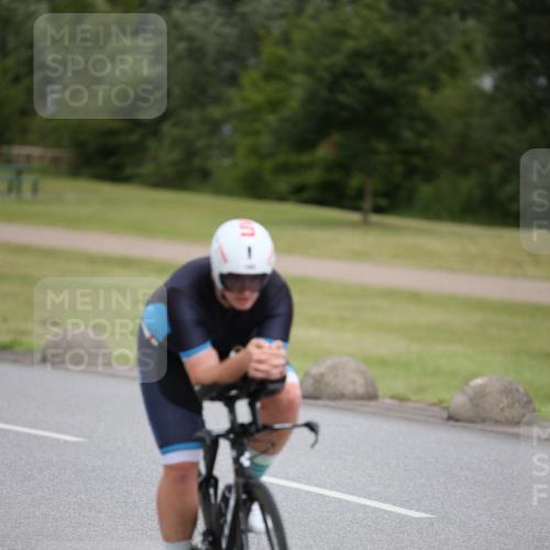 16.06.2024 - 26. Vierlanden-Triathlon Jannik Wohlers http://msf.ph/oto/6332690 16.06.2024 11:03:30 Radfahren 92, 165, 184 meine-sportfotos.de