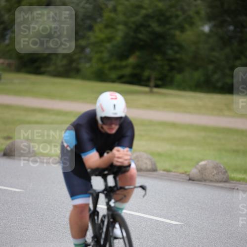 16.06.2024 - 26. Vierlanden-Triathlon Jannik Wohlers http://msf.ph/oto/6332692 16.06.2024 11:03:30 Radfahren 92, 165, 184 meine-sportfotos.de