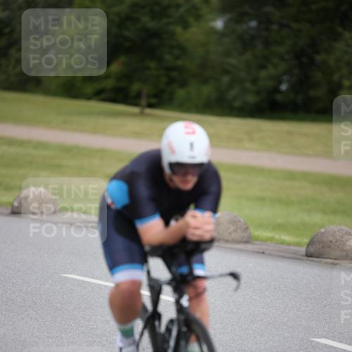 16.06.2024 - 26. Vierlanden-Triathlon Jannik Wohlers http://msf.ph/oto/6332701 16.06.2024 11:03:30 Radfahren 92, 165, 184 meine-sportfotos.de