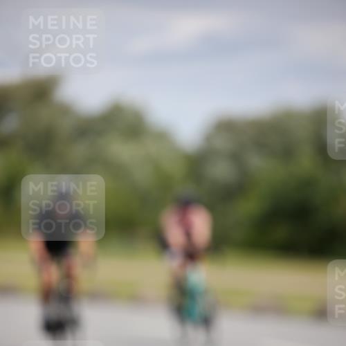 16.06.2024 - 26. Vierlanden-Triathlon Jannik Wohlers http://msf.ph/oto/6332870 16.06.2024 11:08:44 Radfahren 12, 46, 89, 125, 138, 142, 167, 174, 215, 330 meine-sportfotos.de