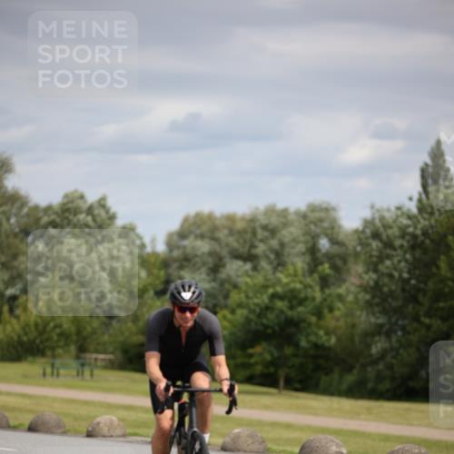 16.06.2024 - 26. Vierlanden-Triathlon Jannik Wohlers http://msf.ph/oto/6332895 16.06.2024 11:09:06 Radfahren 2, 124, 185, 232, 344 meine-sportfotos.de