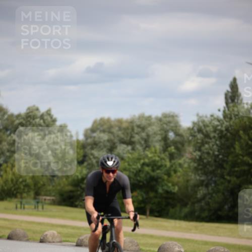 16.06.2024 - 26. Vierlanden-Triathlon Jannik Wohlers http://msf.ph/oto/6332899 16.06.2024 11:09:06 Radfahren 2, 124, 185, 232, 344 meine-sportfotos.de