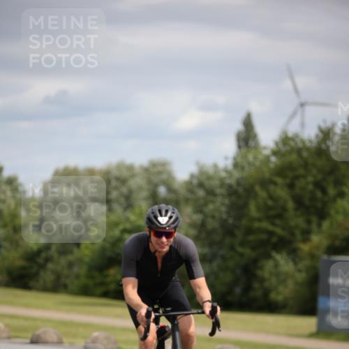 16.06.2024 - 26. Vierlanden-Triathlon Jannik Wohlers http://msf.ph/oto/6332903 16.06.2024 11:09:06 Radfahren 2, 124, 185, 232, 344 meine-sportfotos.de