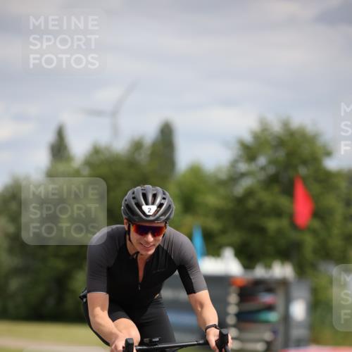 16.06.2024 - 26. Vierlanden-Triathlon Jannik Wohlers http://msf.ph/oto/6332923 16.06.2024 11:09:07 Radfahren 2, 185, 232, 344 meine-sportfotos.de