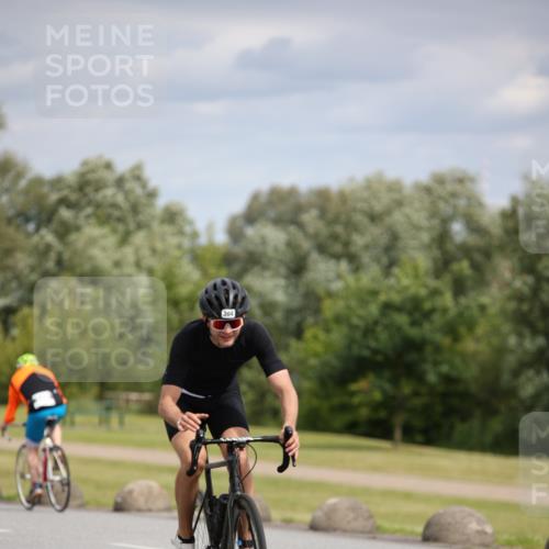 16.06.2024 - 26. Vierlanden-Triathlon Jannik Wohlers http://msf.ph/oto/6332965 16.06.2024 11:09:24 Radfahren 62, 165, 204, 337, 345 meine-sportfotos.de