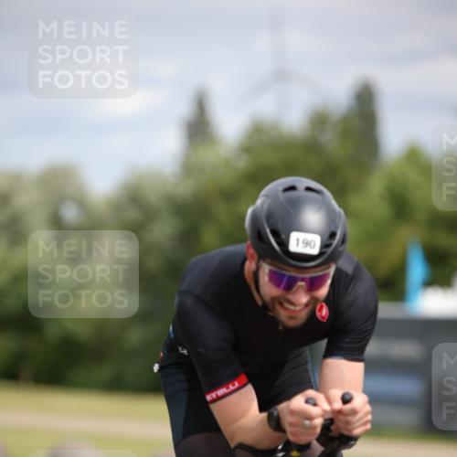 16.06.2024 - 26. Vierlanden-Triathlon Jannik Wohlers http://msf.ph/oto/6333062 16.06.2024 11:09:30 Radfahren 62, 165, 189, 190, 204, 337 meine-sportfotos.de