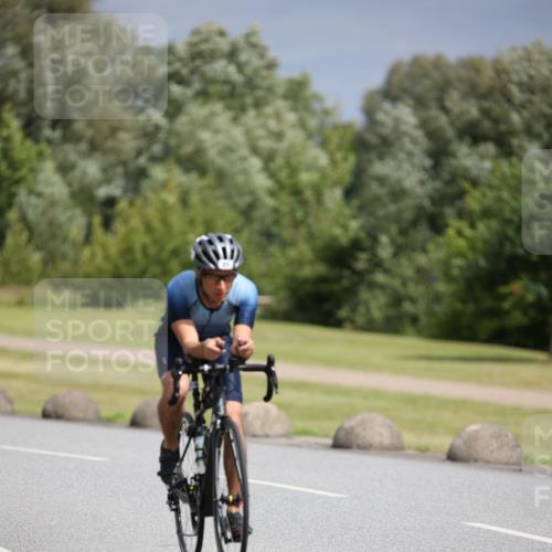 16.06.2024 - 26. Vierlanden-Triathlon Jannik Wohlers http://msf.ph/oto/6333257 16.06.2024 11:10:23 Radfahren 21, 48, 216, 406 meine-sportfotos.de