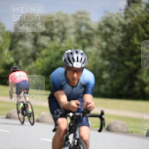 16.06.2024 - 26. Vierlanden-Triathlon Jannik Wohlers http://msf.ph/oto/6333301 16.06.2024 11:10:24 Radfahren 21, 121, 216, 406 meine-sportfotos.de